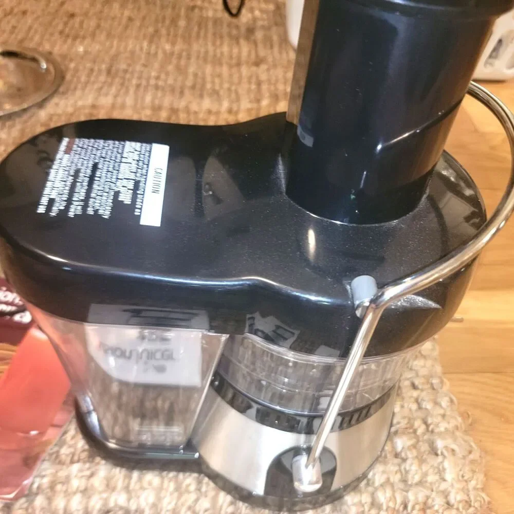 Centrifugal Fusion Juicer MINT! Stainless steel includes Manual CD Recipe book